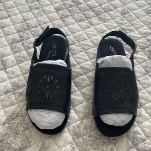 Easy Street leather sandals, only tried on, never worn!!!